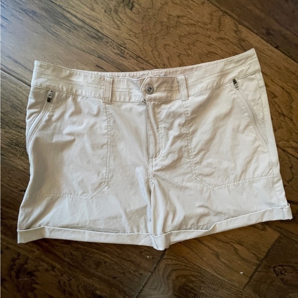 Gander Mountain Guide Series Khaki Cuffed Hiking Shorts Size 12 - Picture 1 of 7
